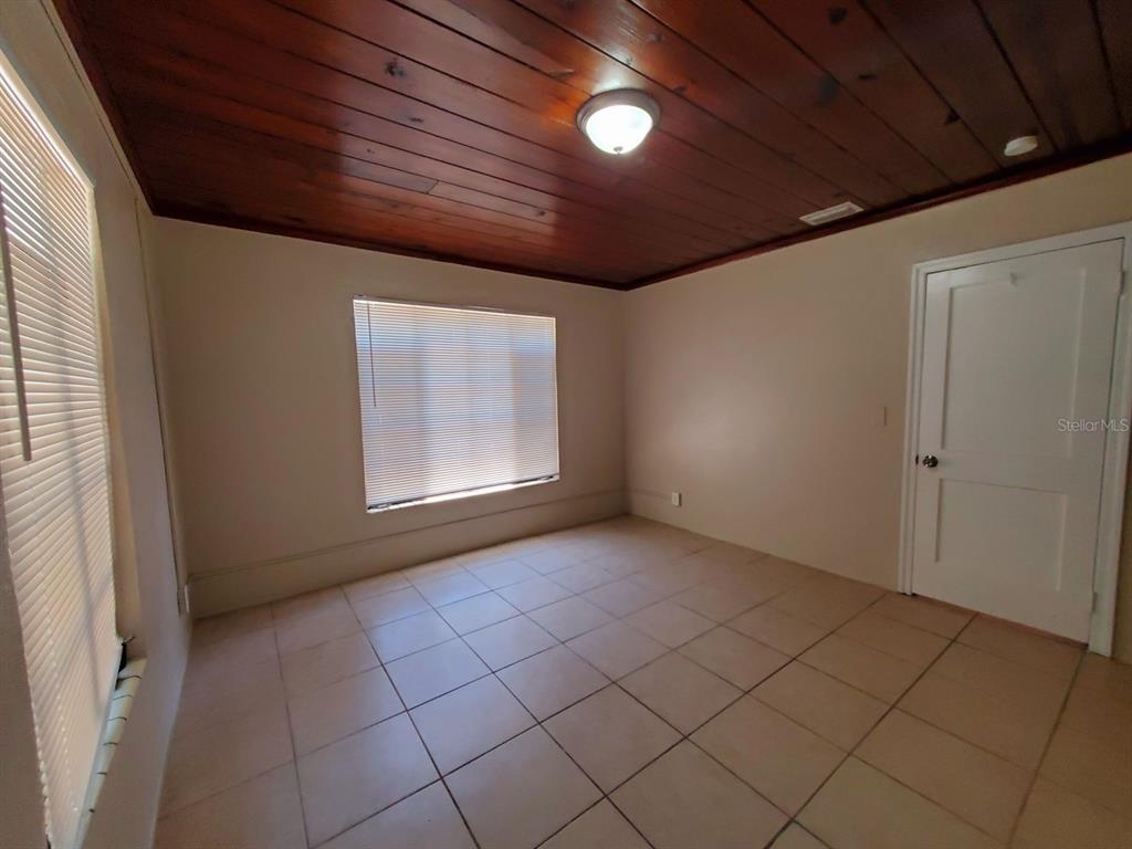 209 South Wiggins Road Plant City, FL 33566 - Photo 9 of 14