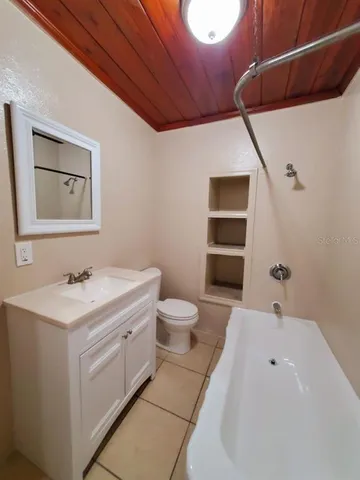 $1,495 | 209 South Wiggins Road, Plant City, FL 33566