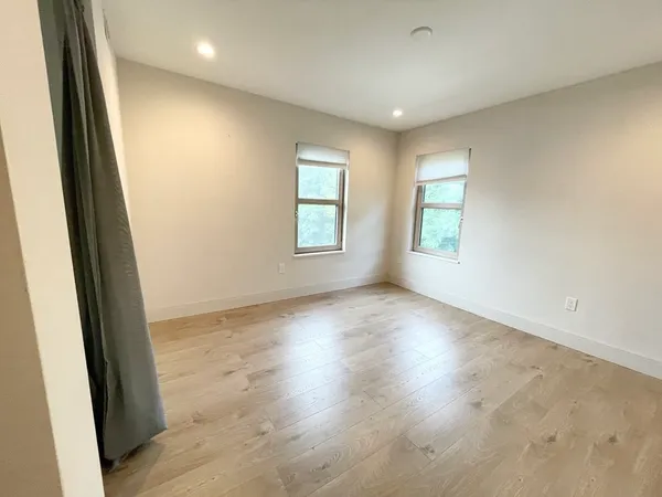 $4,200 | 118 Buttonwood Street, Unit 3, Boston, MA 02125