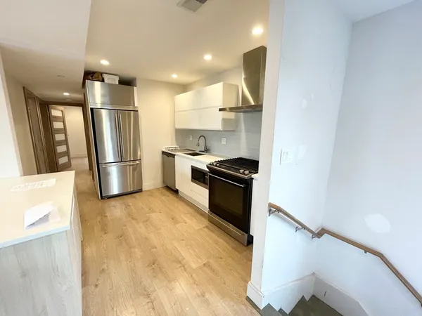 $4,200 | 118 Buttonwood Street, Unit 3, Boston, MA 02125