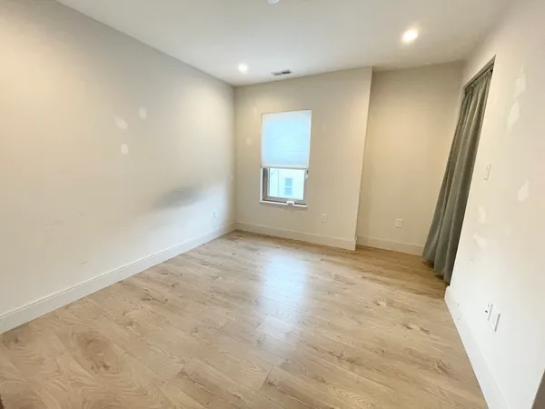 $4,200 | 118 Buttonwood Street, Unit 3, Boston, MA 02125