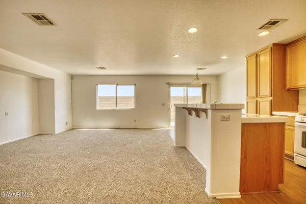 $3,000 | 45444 Spahn Lane, Lancaster, CA 93535