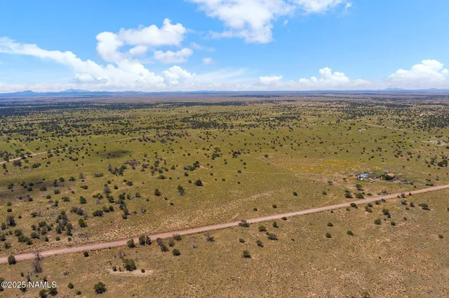 a view of a sky view