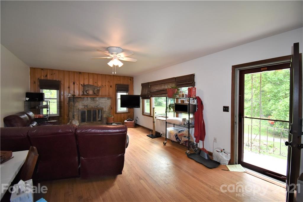 73 Dillingham Road Asheville, NC 28805 - Photo 4 of 35 Gallery Image 4