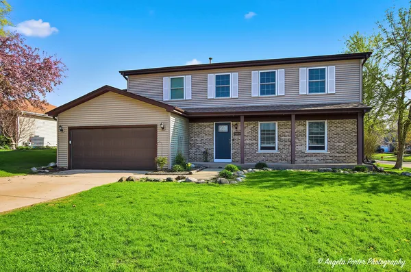 $405,000 | 4816 West Courtland Trail, McHenry, IL 60050