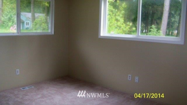 17210 Sargent Road Southwest Rochester, WA 98579 - Photo 4 of 14