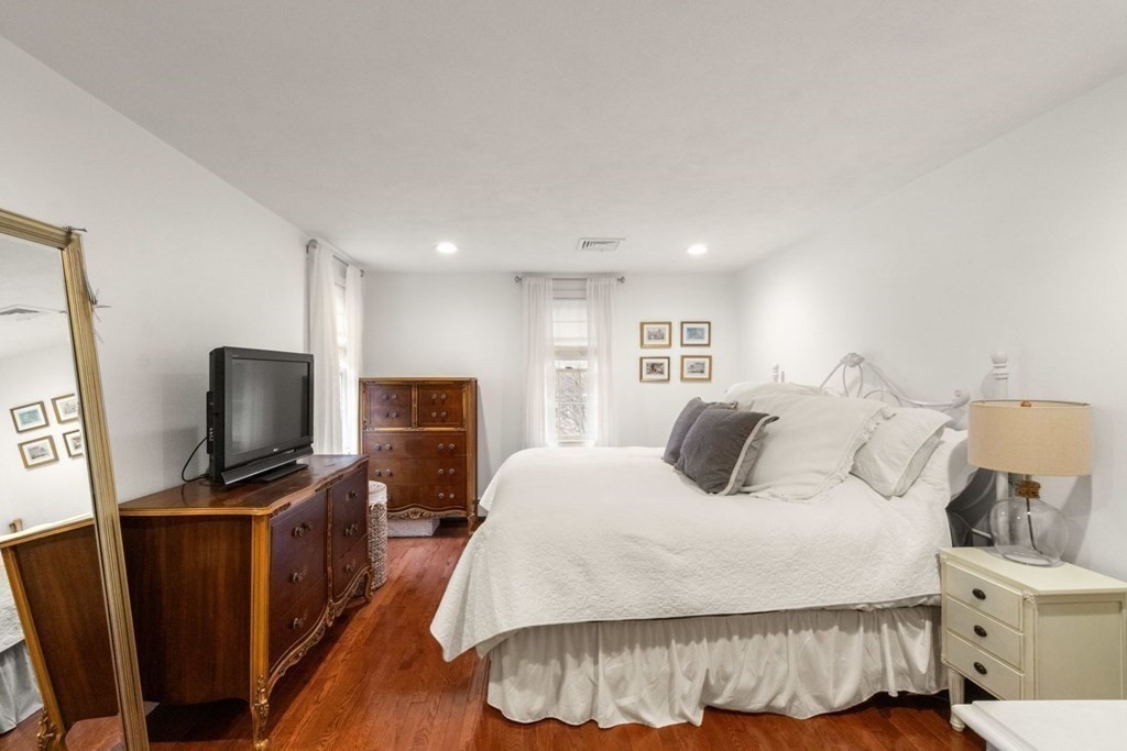 95 Front Street Hopkinton, MA 01748 - Photo 14 of 31 Gallery Image 14