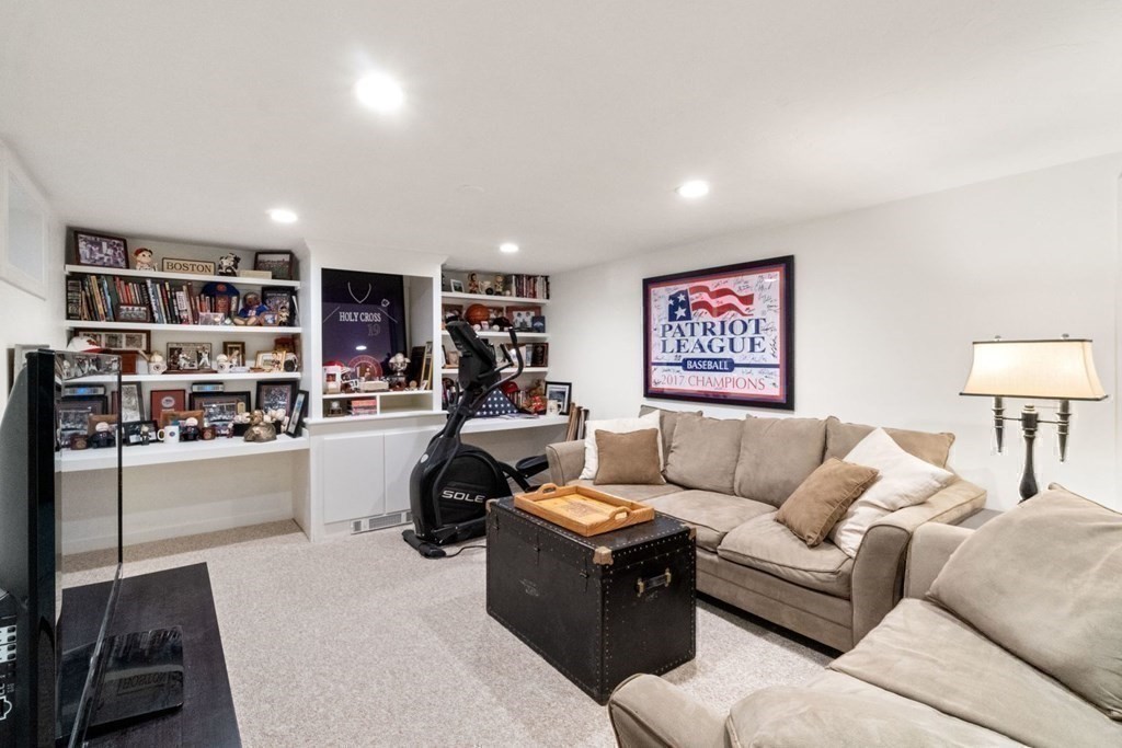95 Front Street Hopkinton, MA 01748 - Photo 21 of 31 Gallery Image 21