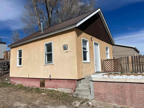 $104,900 | 216 South 13 Street, Riverton, WY 82501