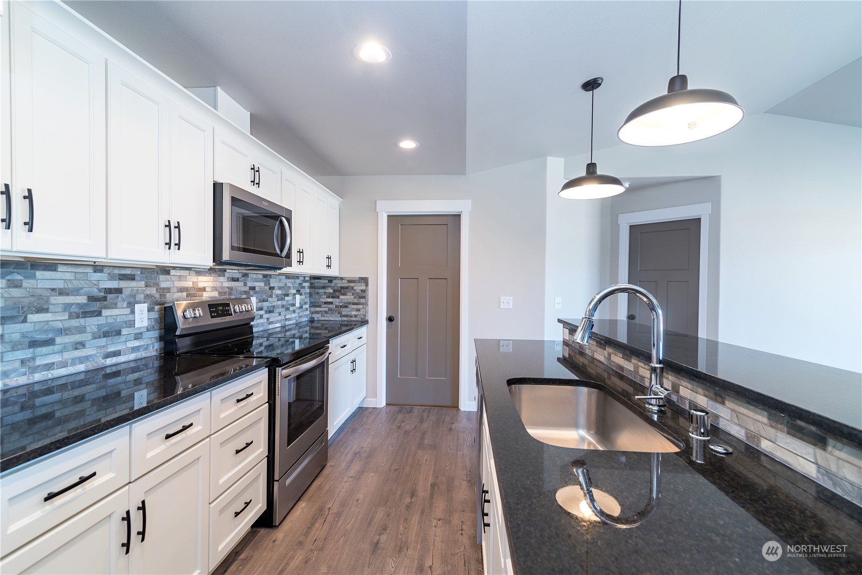 421 R Street Southwest Quincy, WA 98848 - Photo 4 of 25 Gallery Image 4