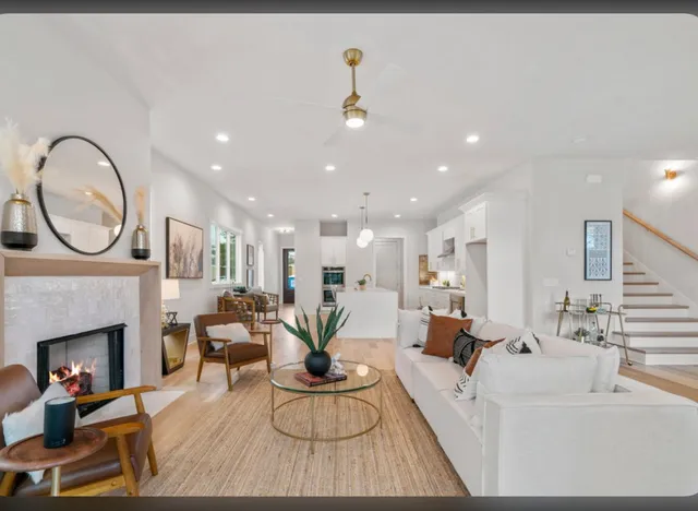 $649,900 | 525 Lockard Lane, Highwood, IL 60040