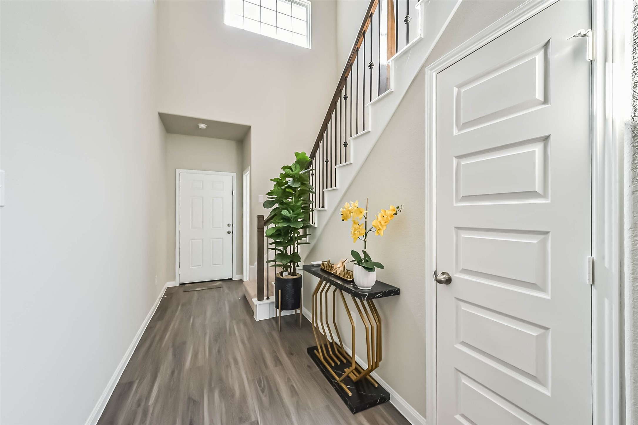 4907 Luke Matthew Drive Rosharon, TX 77583 - Photo 4 of 42 a view of entryway with wooden floor