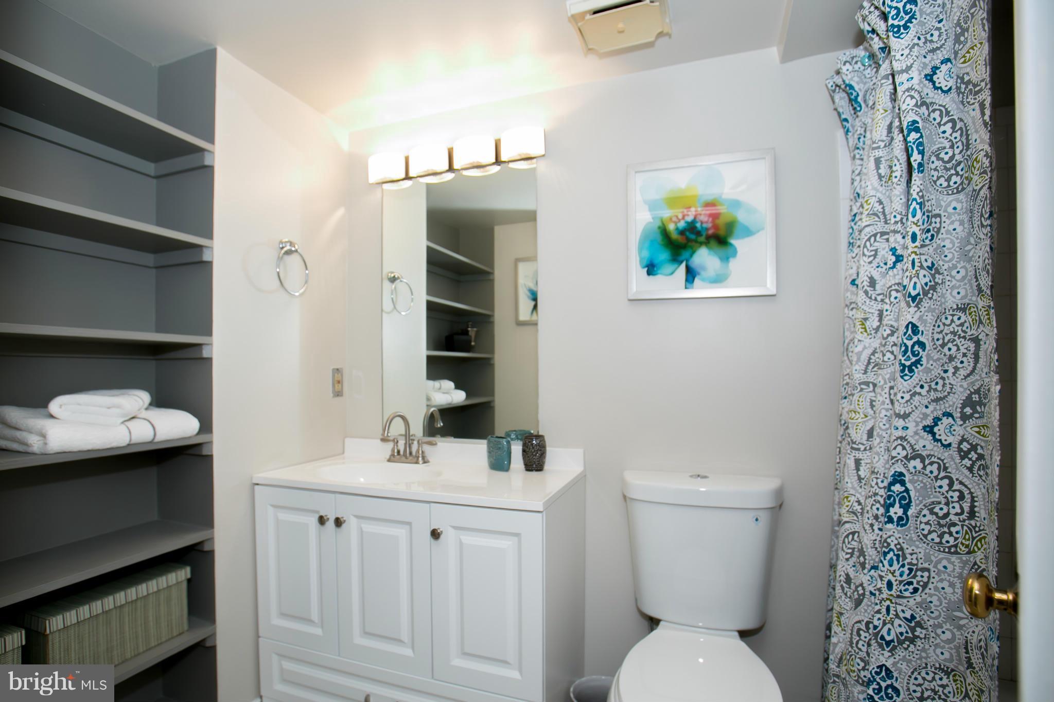 1916 17th Street Northwest, Unit 2 Washington, DC 20009 - Photo 14 of 24 Bath (Master)