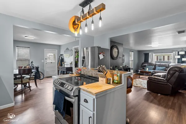 $210,000 | 160 Lemmon Street, South Wilmington, IL 60474