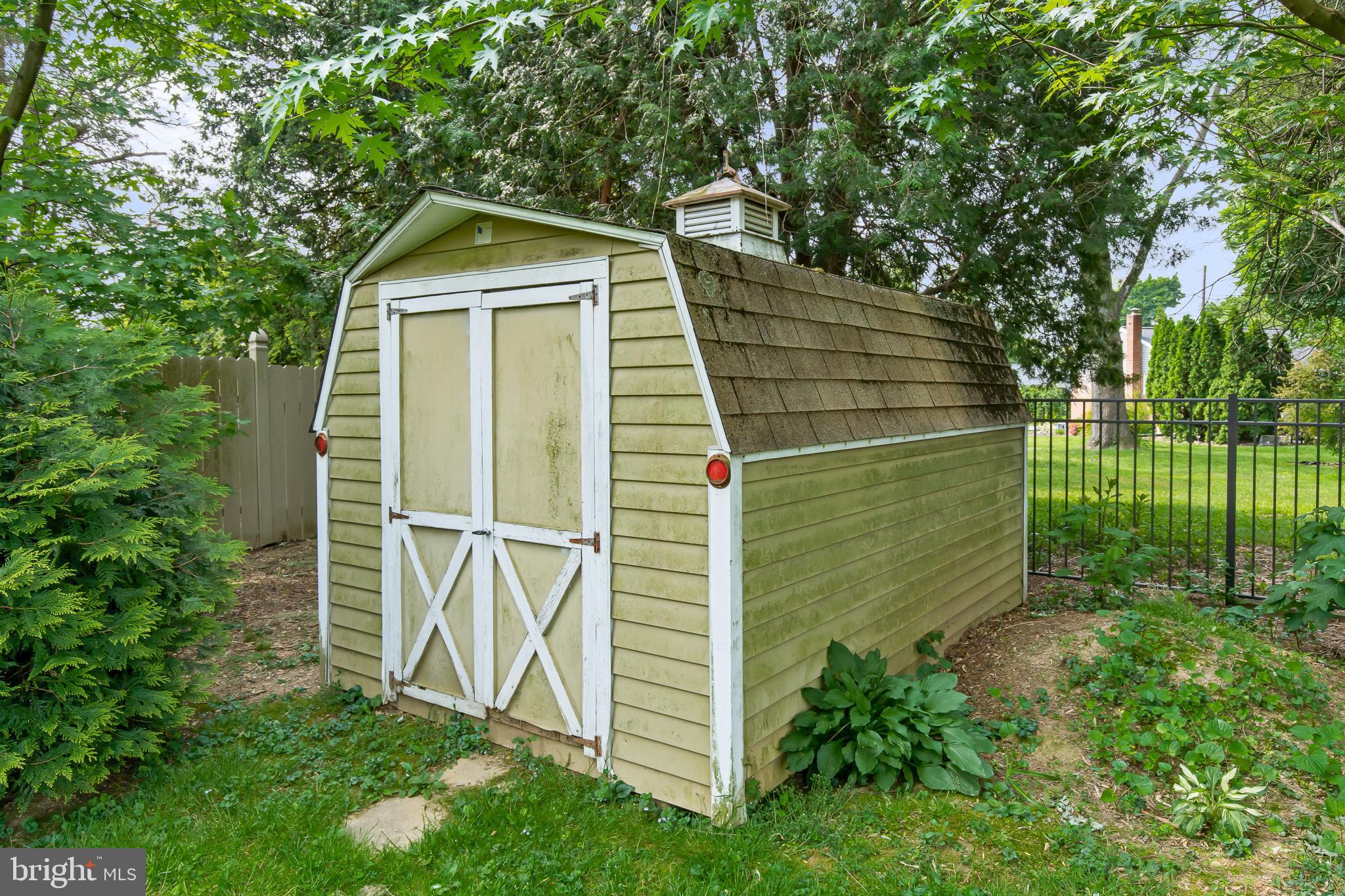 2060 Stone Mill Road Lancaster, PA 17603 - Photo 13 of 17 Shed