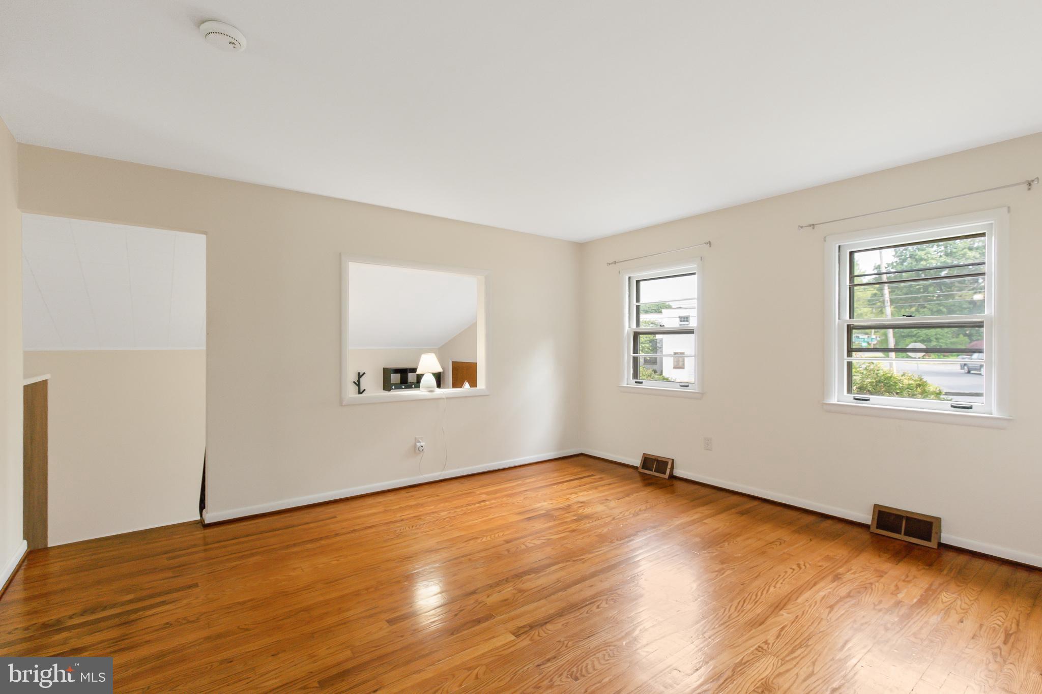 2060 Stone Mill Road Lancaster, PA 17603 - Photo 4 of 17 Living Room