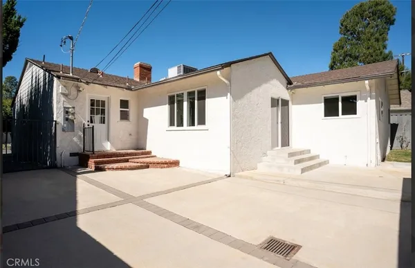 $5,500 | 5840 Allott Avenue, Van Nuys, CA 91401