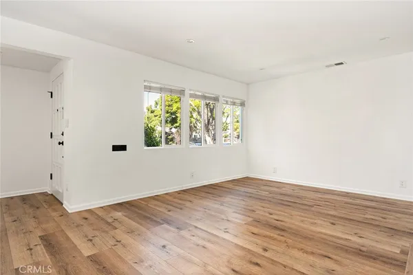 $5,500 | 5840 Allott Avenue, Van Nuys, CA 91401