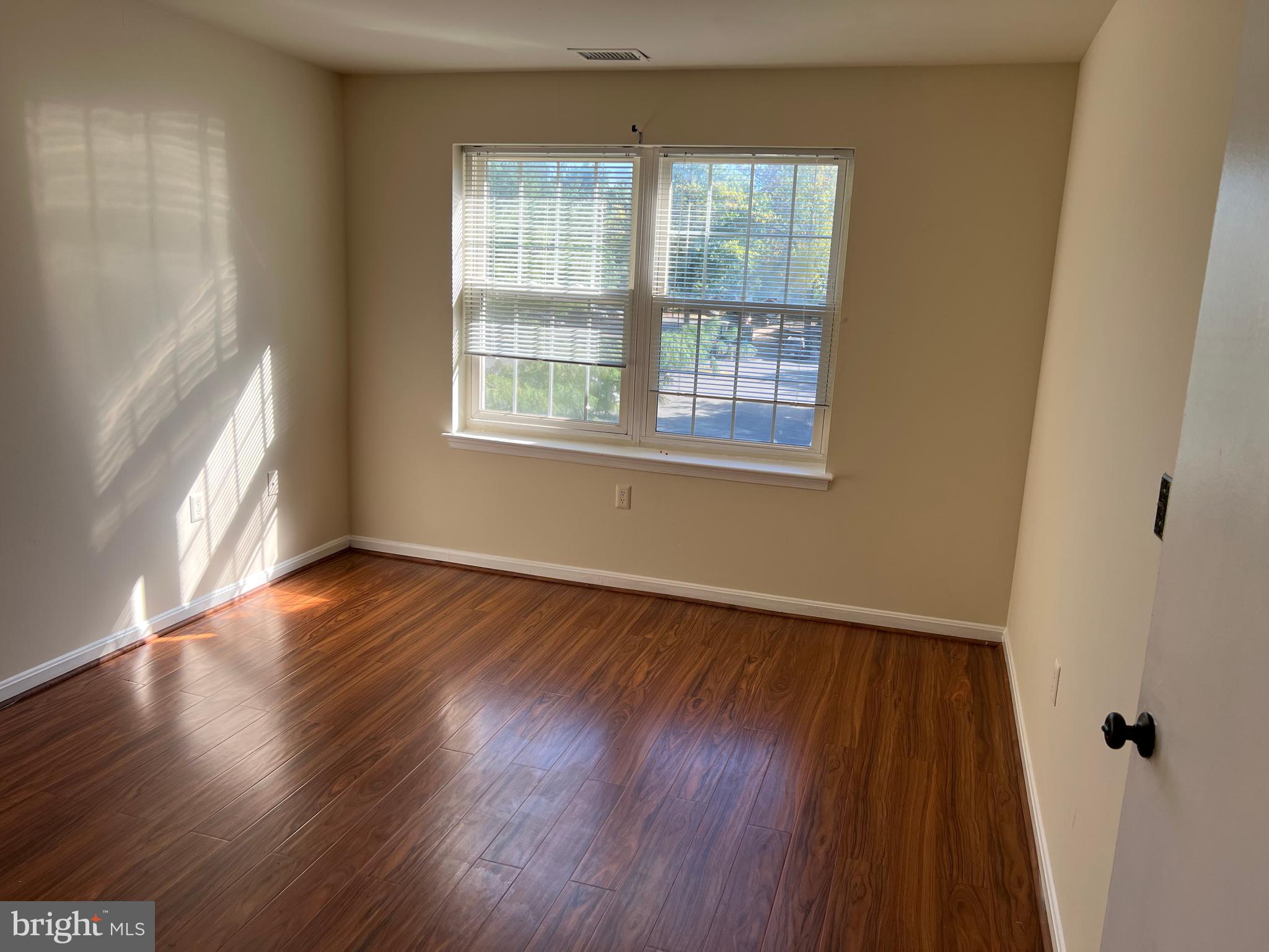 18336 Streamside Drive, Unit 304 Gaithersburg, MD 20879 - Photo 17 of 32