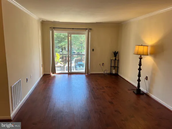 $1,800 | 18336 Streamside Drive, Unit 304, Gaithersburg, MD 20879