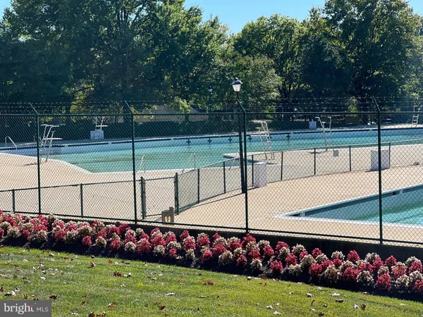 $1,800 | 18336 Streamside Drive, Unit 304, Gaithersburg, MD 20879