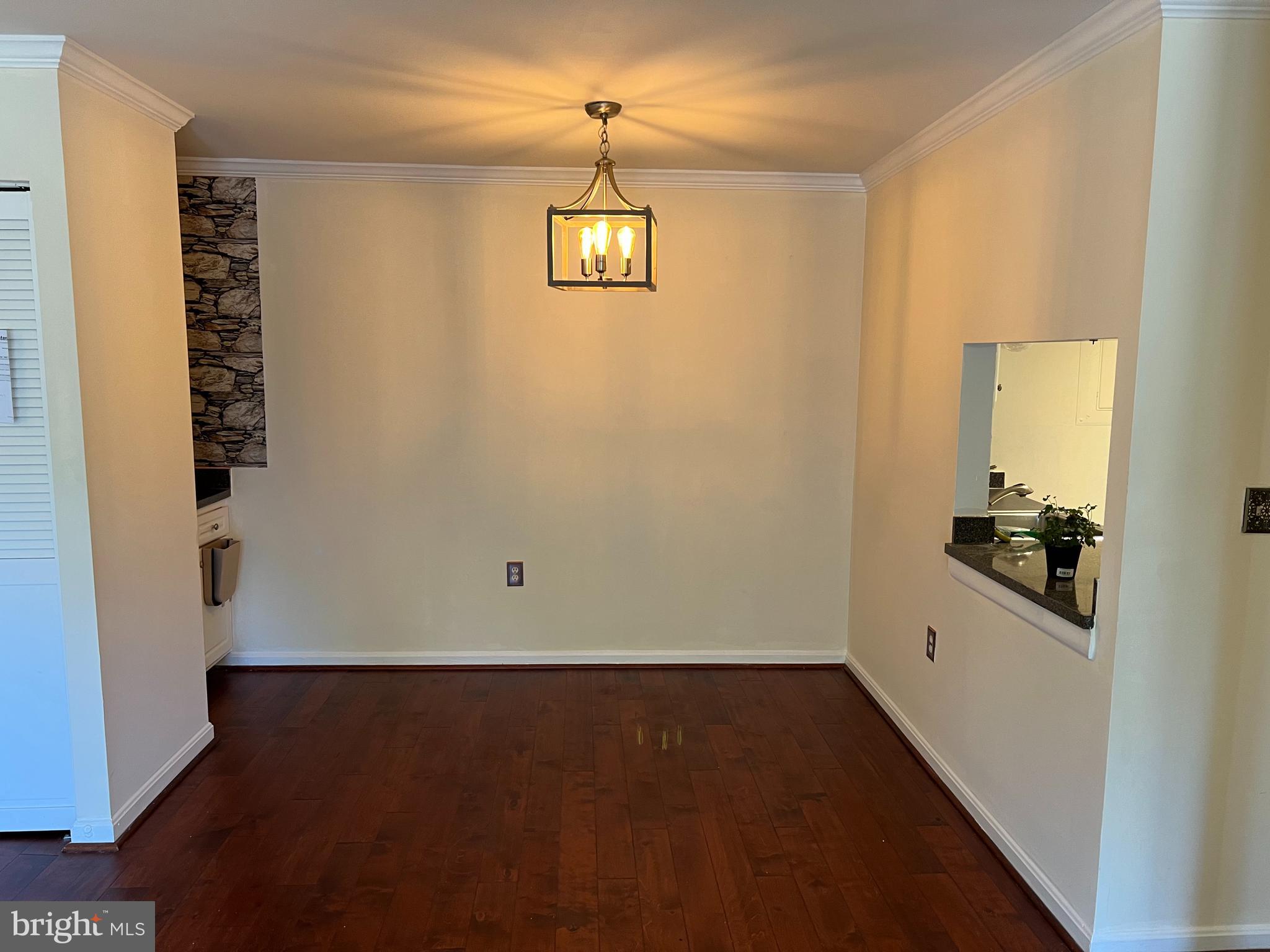 18336 Streamside Drive, Unit 304 Gaithersburg, MD 20879 - Photo 3 of 32