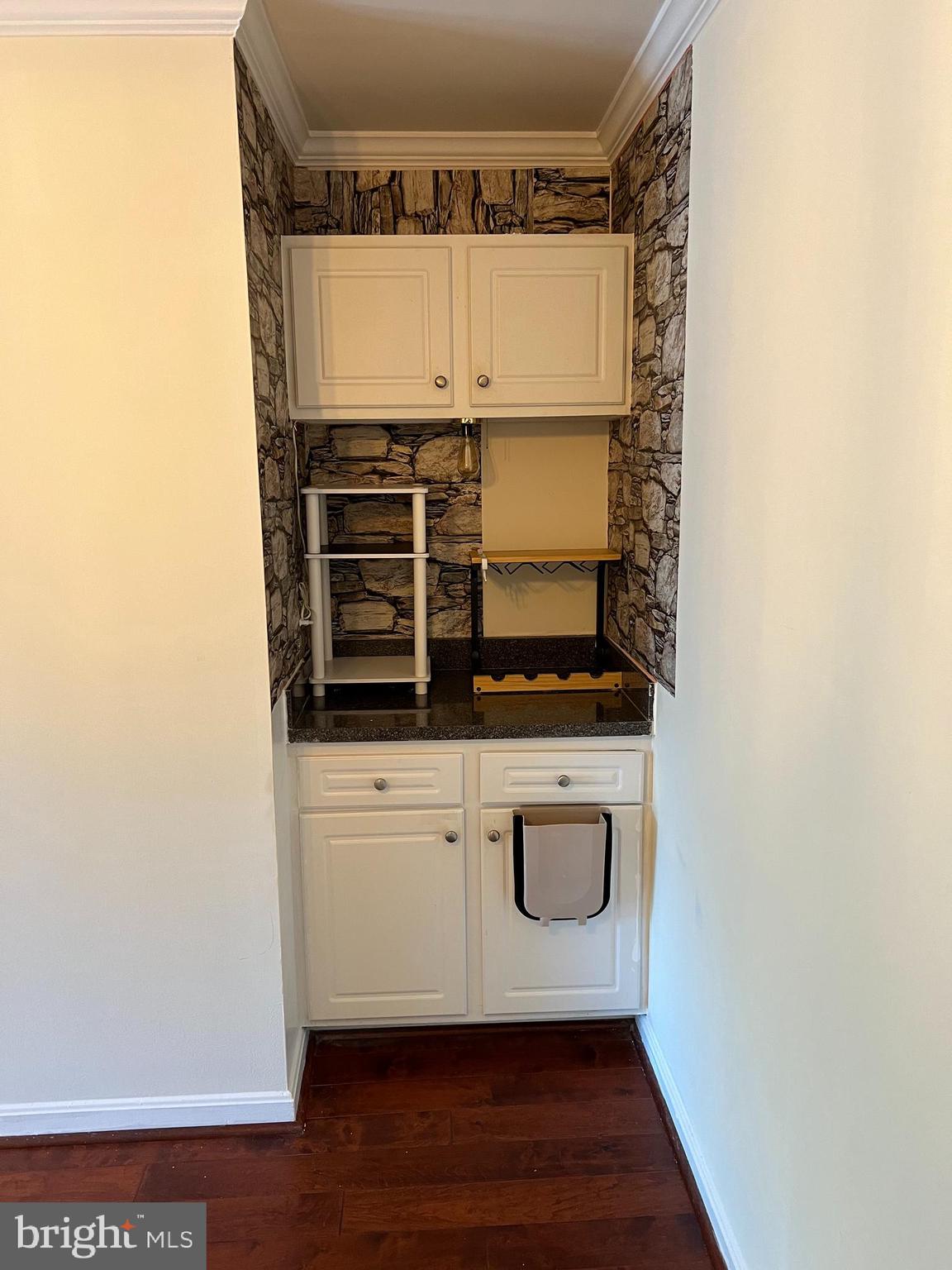 18336 Streamside Drive, Unit 304 Gaithersburg, MD 20879 - Photo 4 of 32