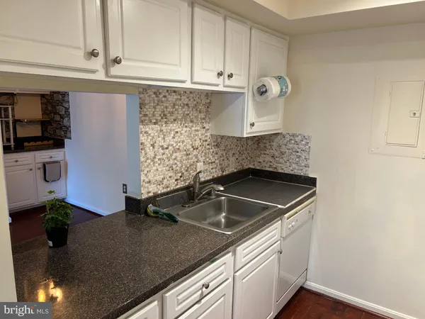$1,800 | 18336 Streamside Drive, Unit 304, Gaithersburg, MD 20879