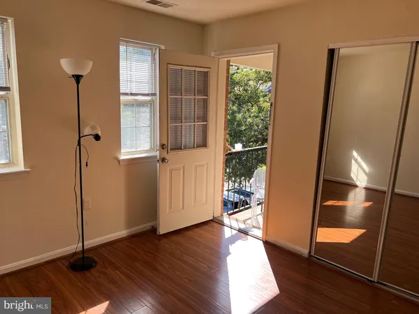 $1,800 | 18336 Streamside Drive, Unit 304, Gaithersburg, MD 20879