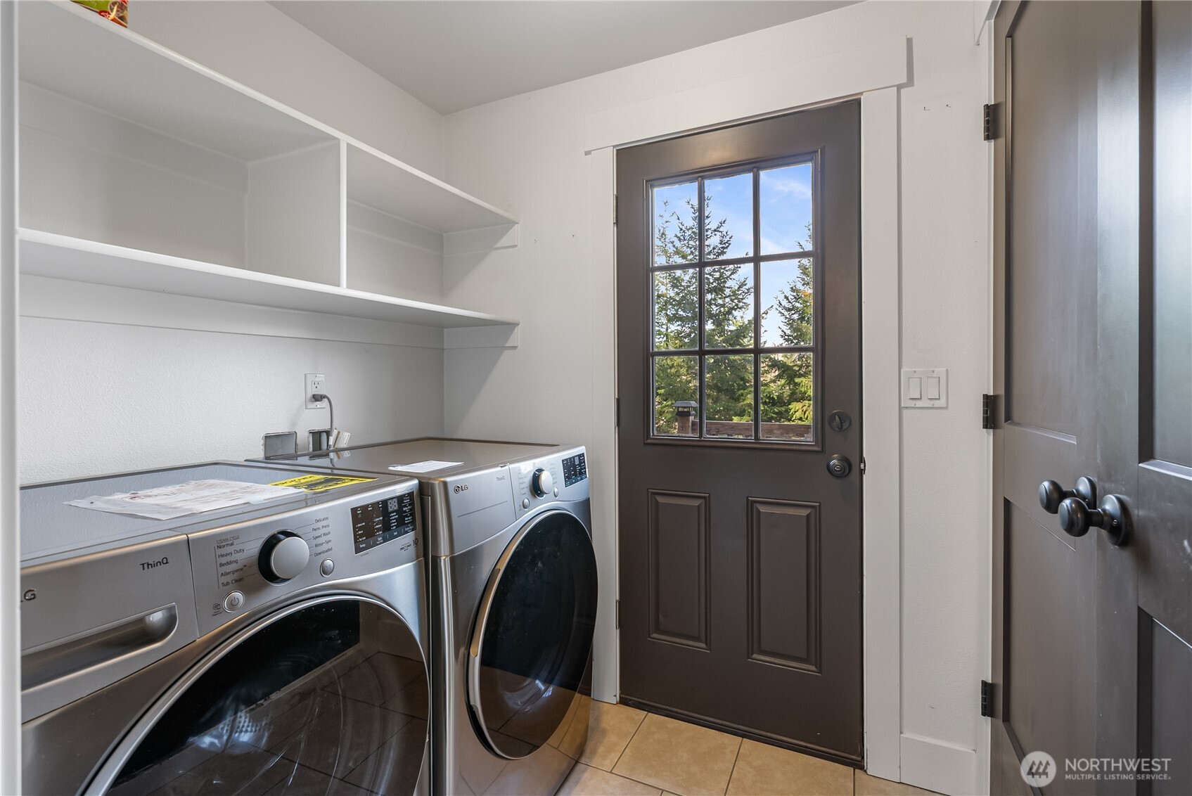159 Salzer Road Centralia, WA 98531 - Photo 19 of 40 a utility room with dryer and washer