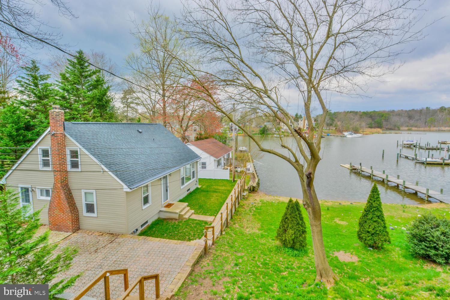 7732 West A W Shore Road Pasadena, MD 21122 - Photo 2 of 43 Fall View