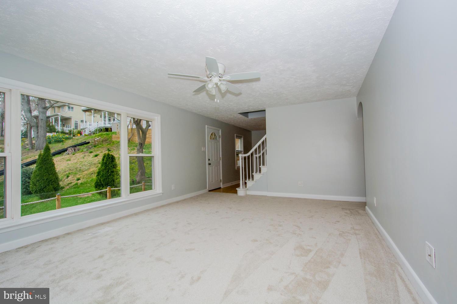 7732 West A W Shore Road Pasadena, MD 21122 - Photo 6 of 43 Spacious living room