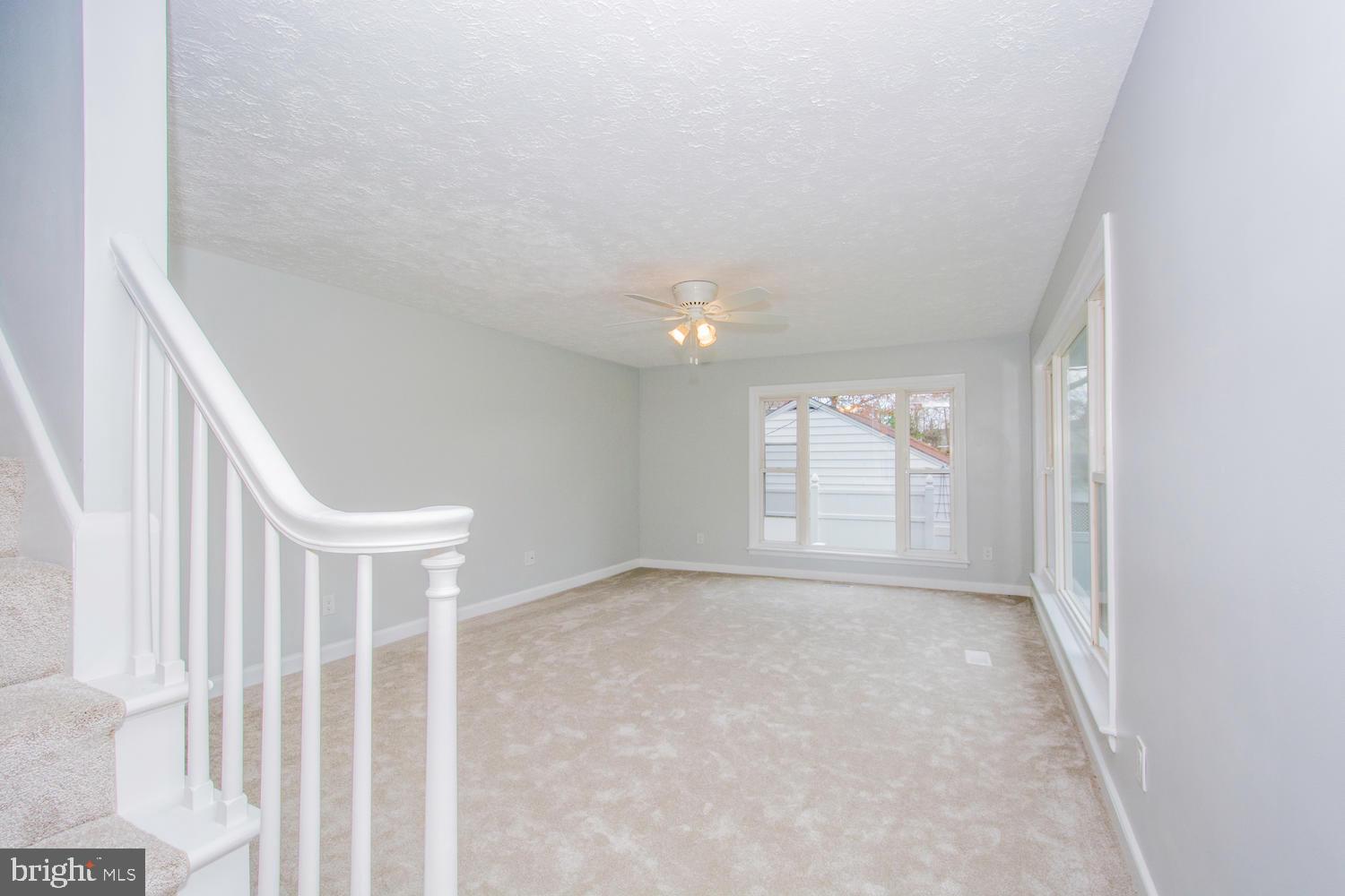 7732 West A W Shore Road Pasadena, MD 21122 - Photo 8 of 43 Living Room