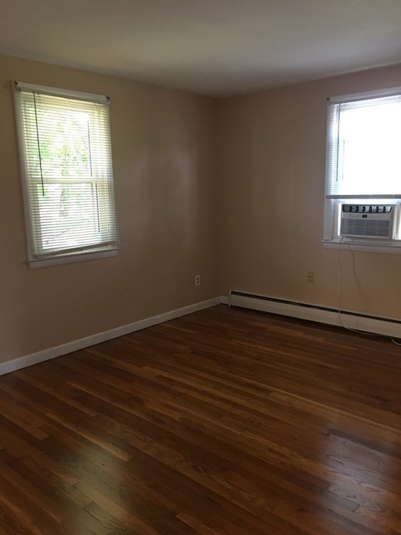 8 Navajo Road Springfield, MA 01109 - Photo 8 of 21