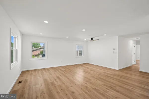 $3,750 | 29 Hinsdale Lane, Willingboro, NJ 08046