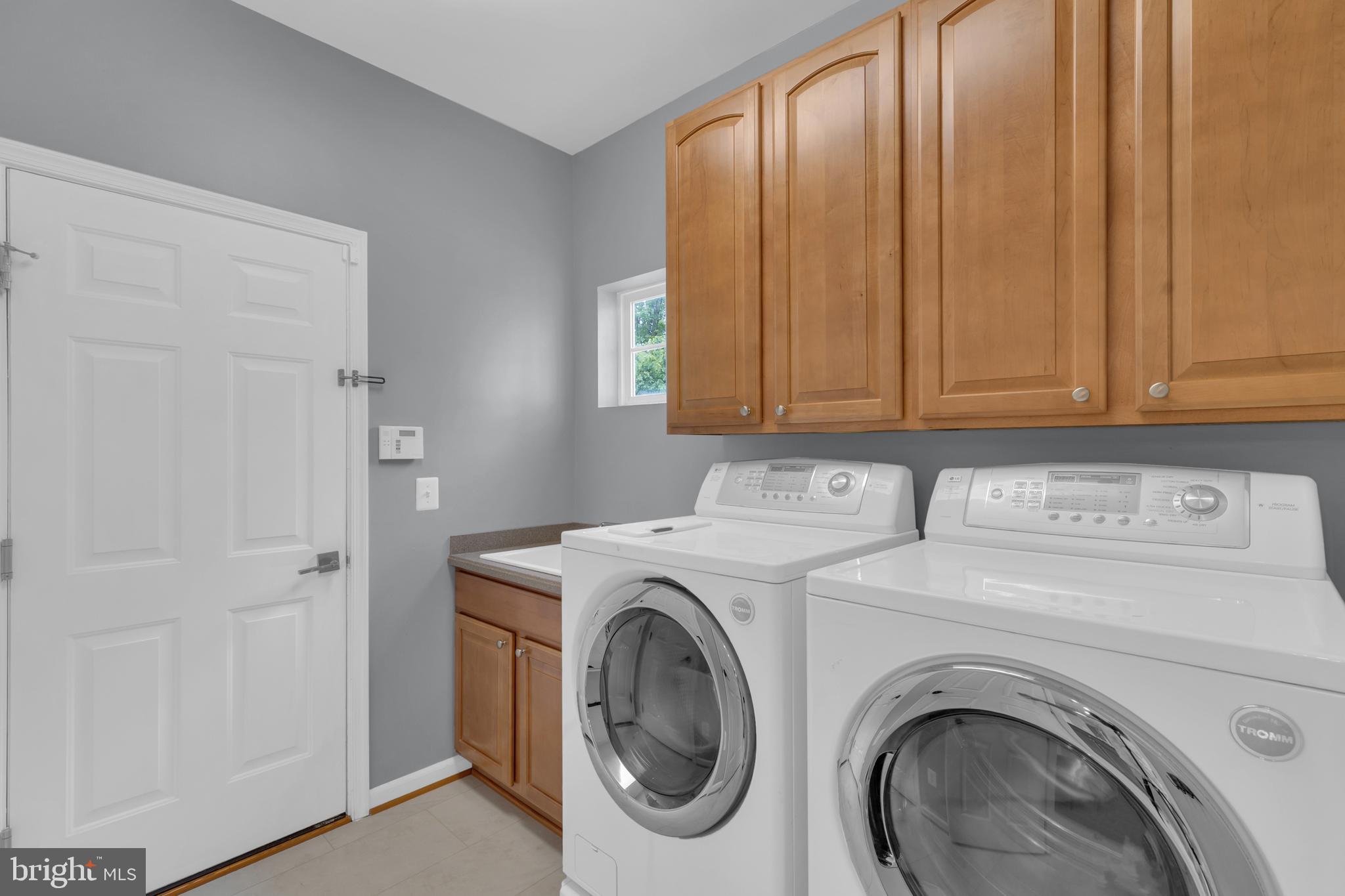 20967 Oneills Way Leesburg, VA 20175 - Photo 27 of 90 Laundry