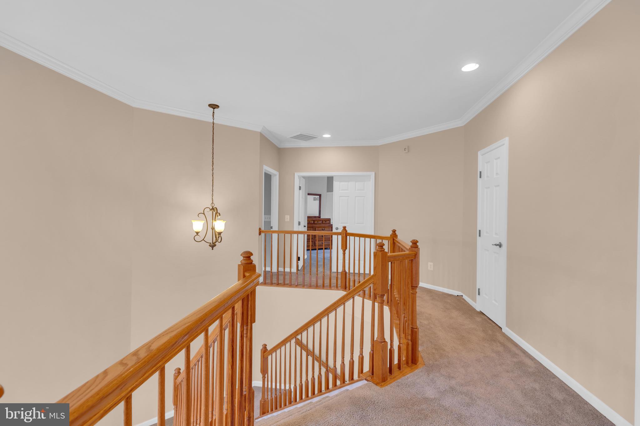 20967 Oneills Way Leesburg, VA 20175 - Photo 34 of 90 Upper Level Hallway