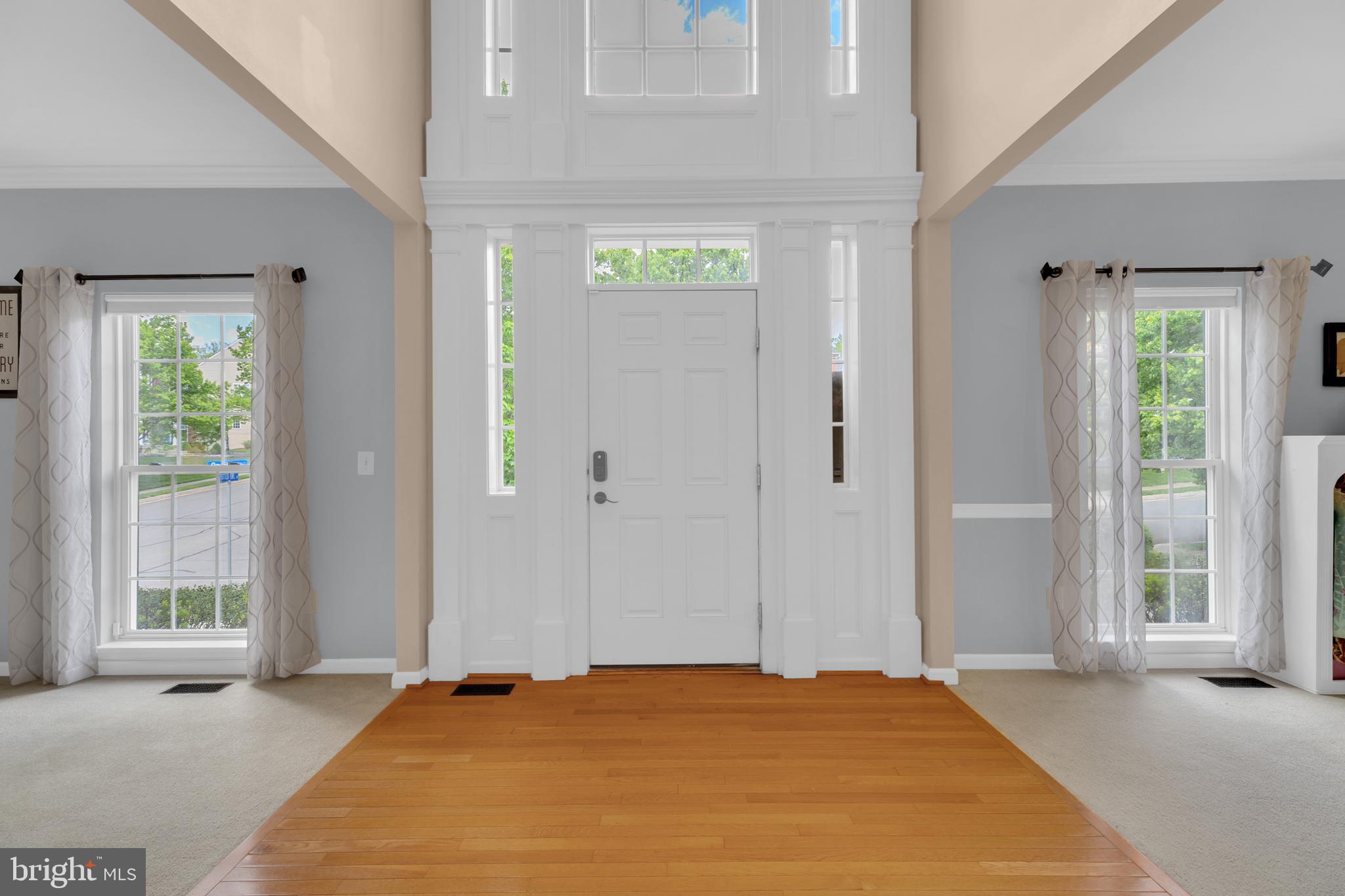 20967 Oneills Way Leesburg, VA 20175 - Photo 5 of 90 Stunning Two-Story Foyer Entrance