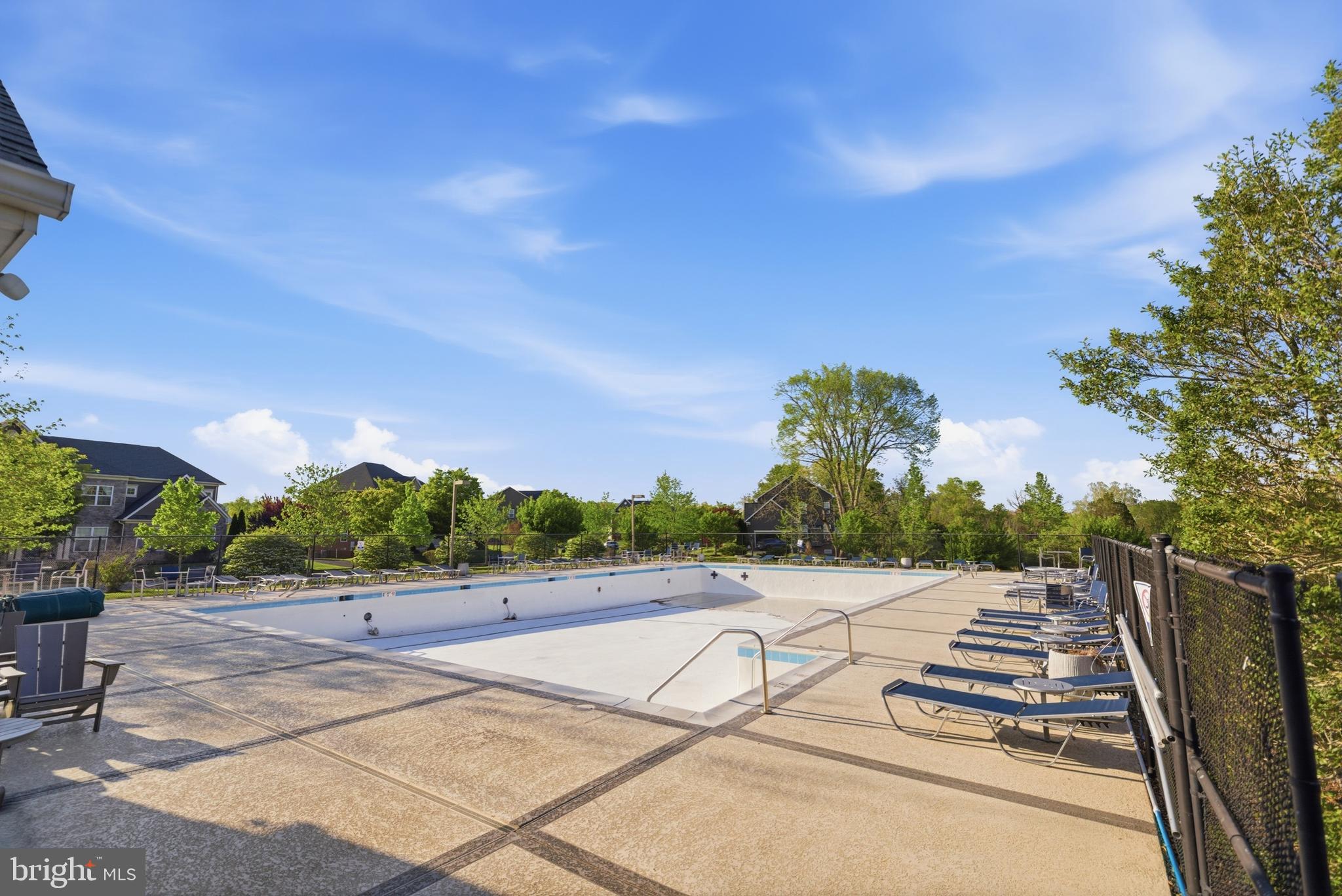 20967 Oneills Way Leesburg, VA 20175 - Photo 76 of 90 Community Amenities-Swimming Pool