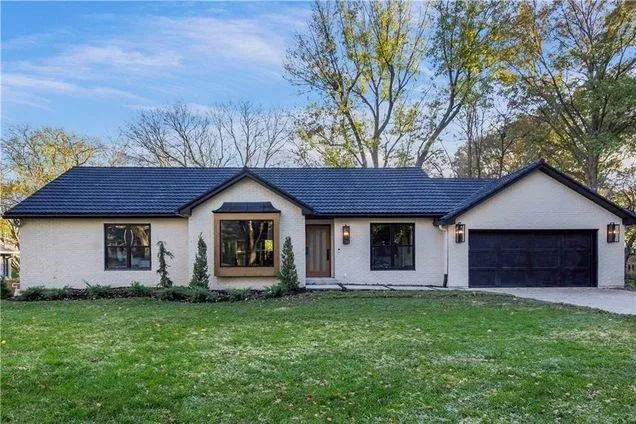 $1,200,000 | 2019 West 81st Terrace, Leawood, KS 66206