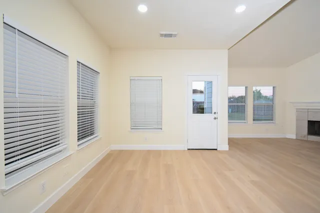 $2,000 | 18206 Bonham Oaks Court, Richmond, TX 77407