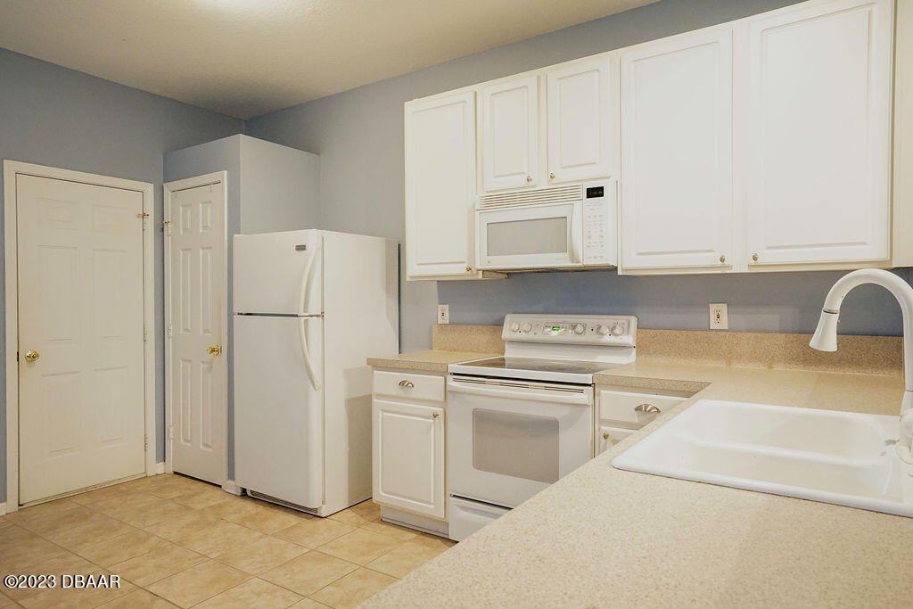 7990 Baymeadows Road, Unit 1306 Jacksonville, FL 32256 - Photo 7 of 36 DSC06069-HDR