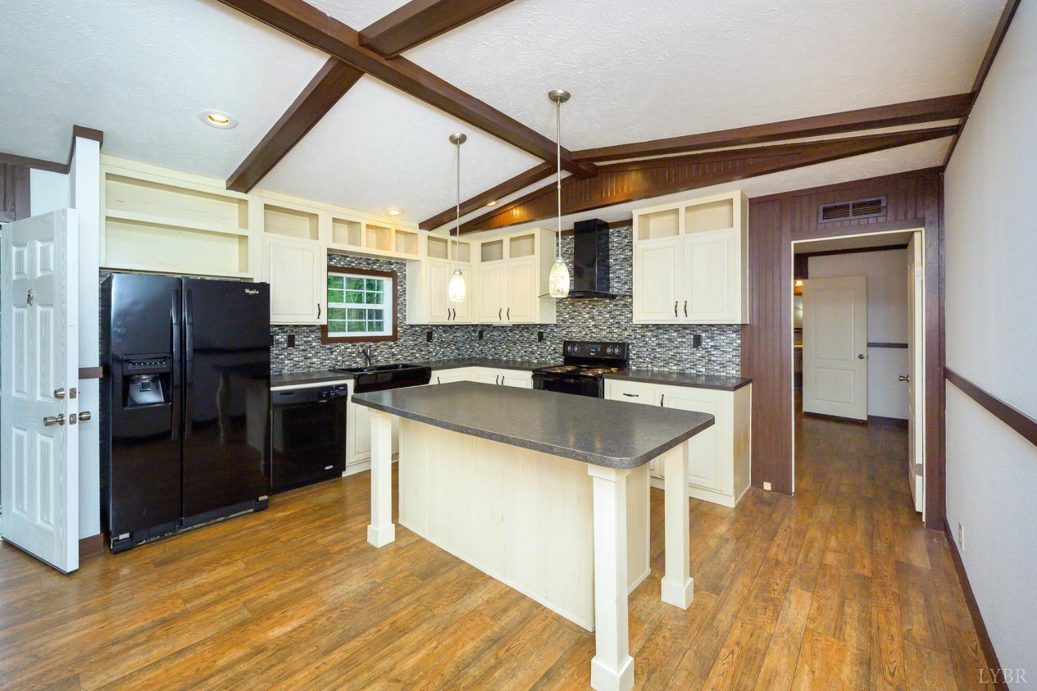 841 Mercury Road Gretna, VA 24557 - Photo 12 of 38