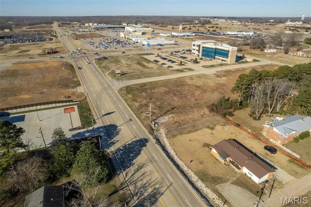 $449,000 | 2911 Oak Grove Road, Poplar Bluff, MO 63901