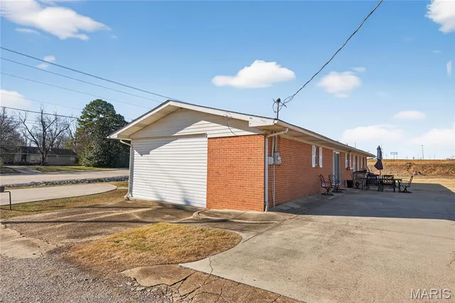 $449,000 | 2911 Oak Grove Road, Poplar Bluff, MO 63901