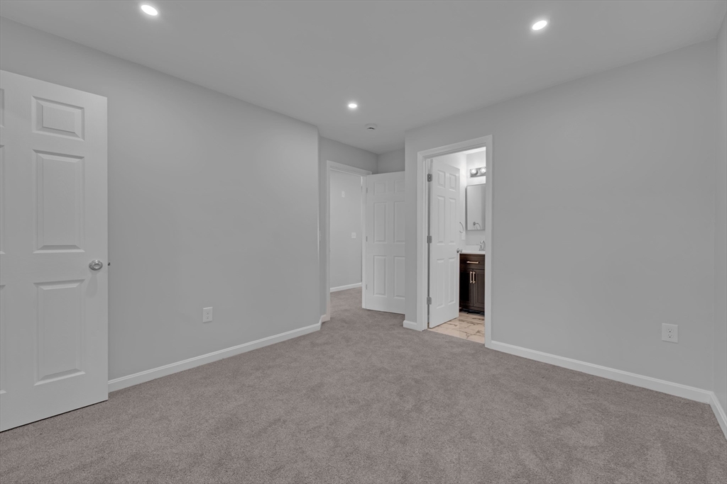 14 Hillside Road Northborough, MA 01532 - Photo 16 of 32 Gallery Image 16
