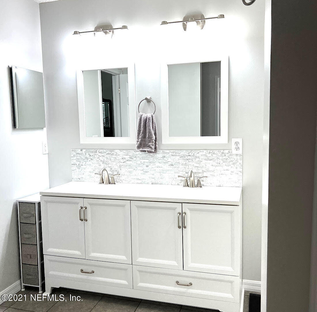 1406 Runes Court Middleburg, FL 32068 - Photo 17 of 29 Master Bath