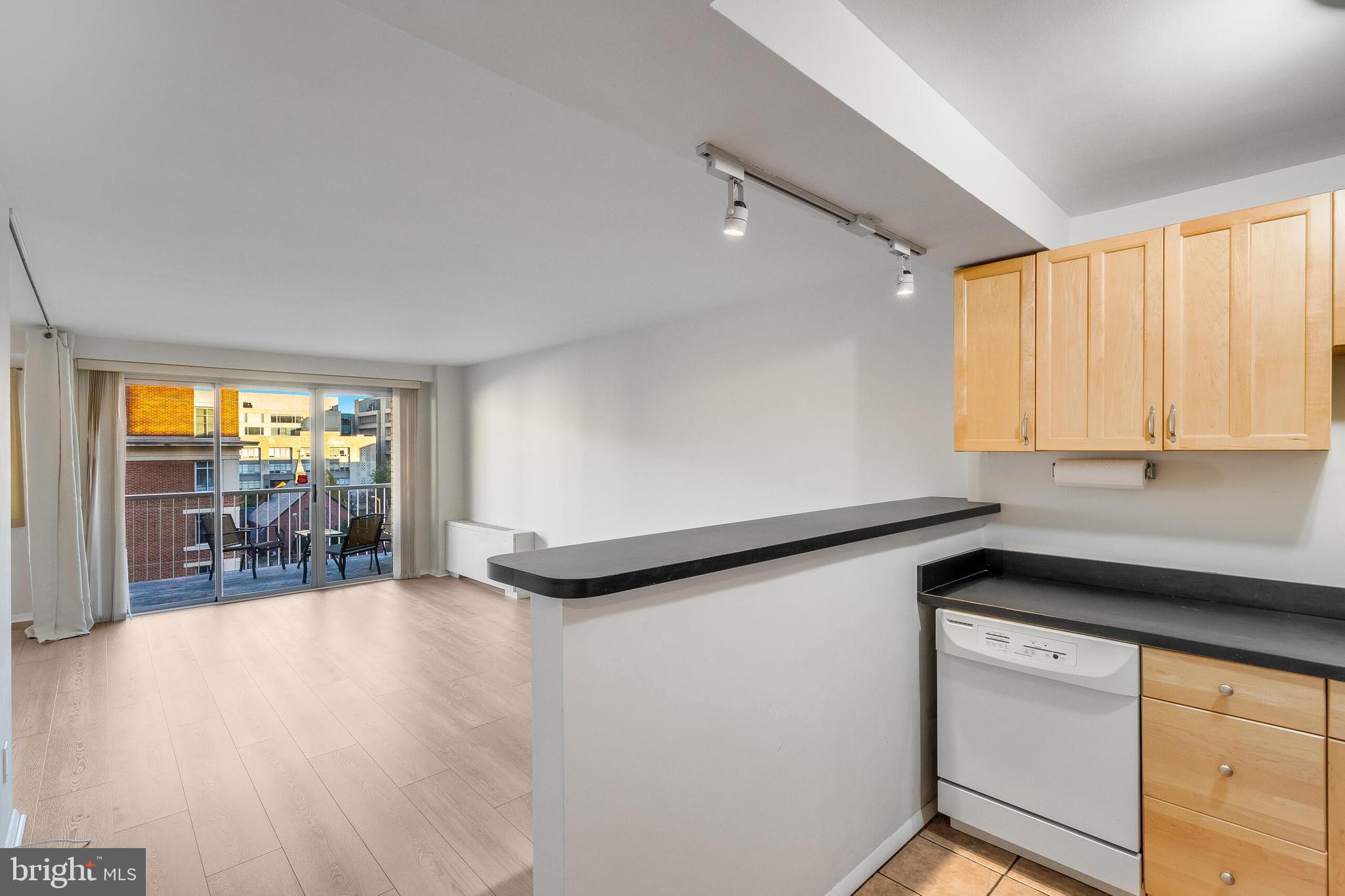 730 24th Street Northwest, Unit 708 Washington, DC 20037 - Photo 24 of 41