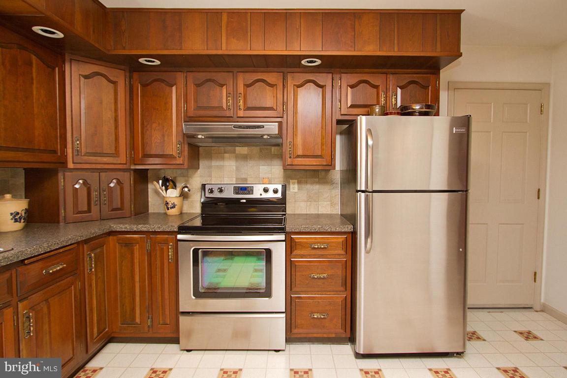 241 Keener Road Lititz, PA 17543 - Photo 16 of 50