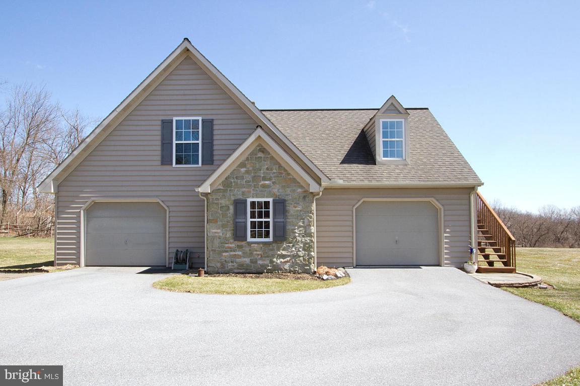 241 Keener Road Lititz, PA 17543 - Photo 4 of 50